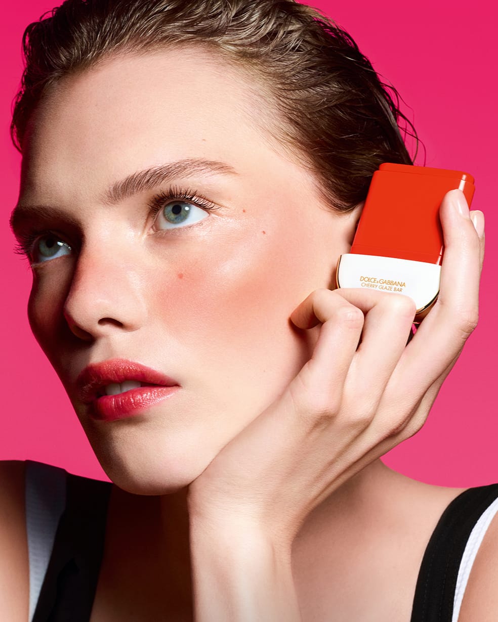 Dolce&Gabbana Beauty product photo: poppy red, fuchsia pink and ivory, skin, bright light